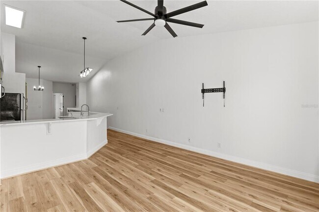 Building Photo - 604 Arbor Lake Ln