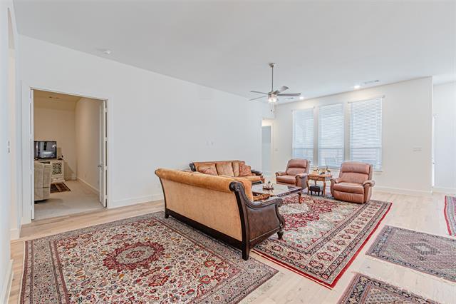 Building Photo - 504 Lavender Dr