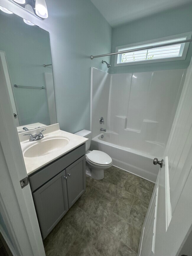 Building Photo - 78 Violetear Rdg