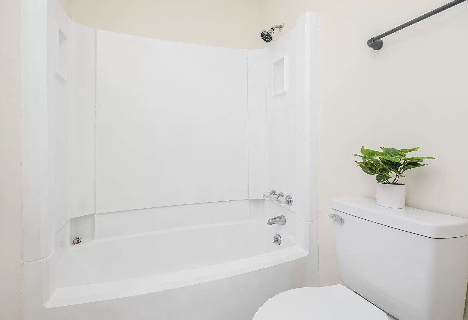 Building Photo - 2926 Arrowhead Dr