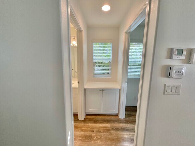 Building Photo - 4 Bedroom 3 Bath, 2 Car garage w/3rd parking stall, Solar panels (RRLLC)