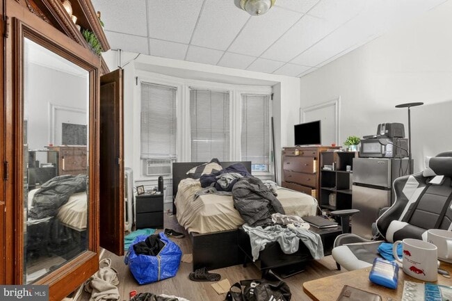 Building Photo - 4011 Pine St