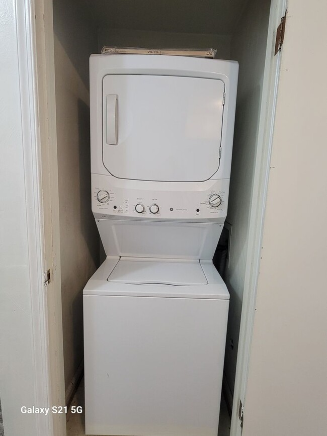 Building Photo - Updated 3BR Home in Virginia Beach – New HVAC, New Carpet & Washer/Dryer Included!
