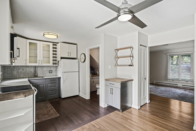 Building Photo - 1006 Dreams Landing Way