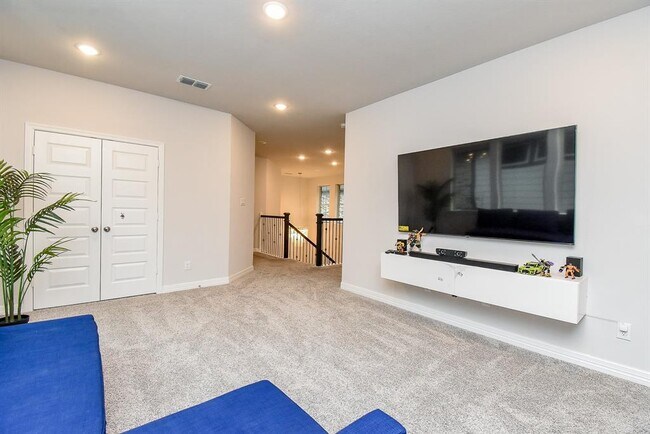 Building Photo - 6634 Albany Forest Ct