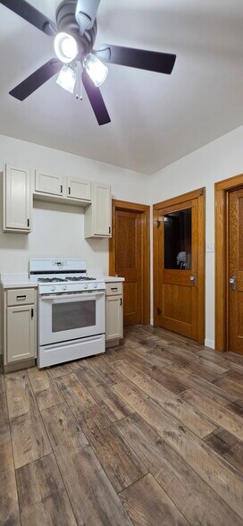 Building Photo - 5019 Homerlee Ave