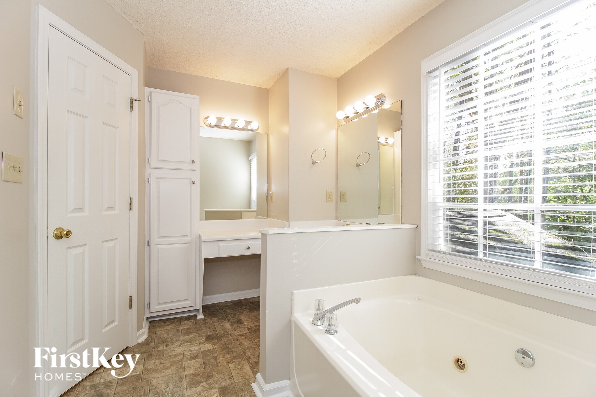 Building Photo - 227 Vienna Way