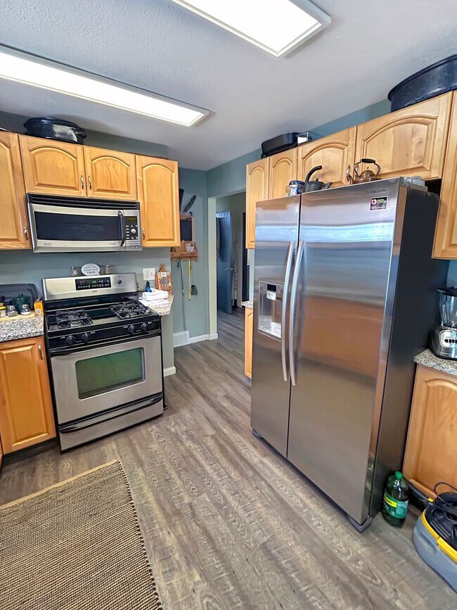 Building Photo - Charming 2-bedroom, 1-bath home in Oakdale, PA!