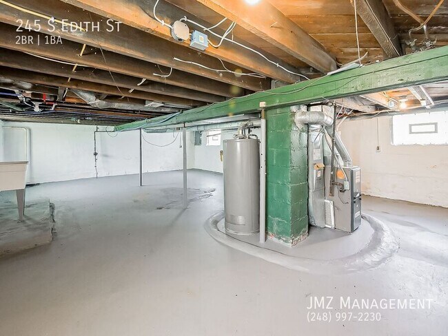 Building Photo - 245 S Edith St