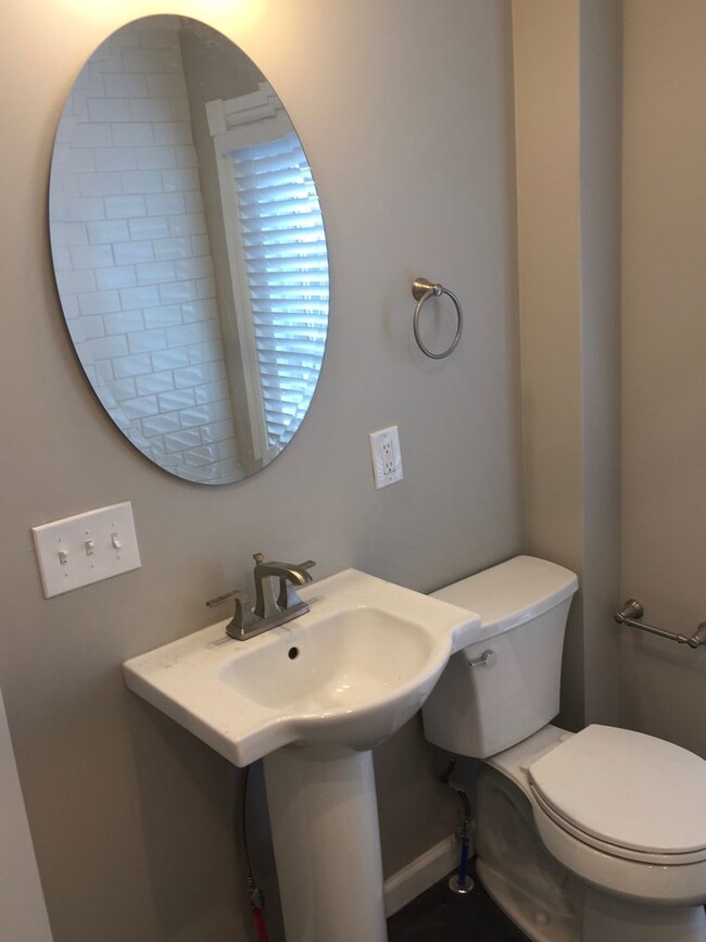 Building Photo - Just renovated 3 bed 2 bath home in emmaus.