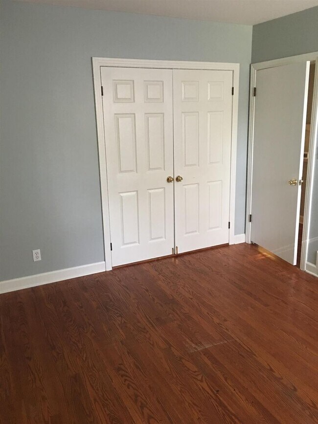 Building Photo - 700 Canebrake Dr