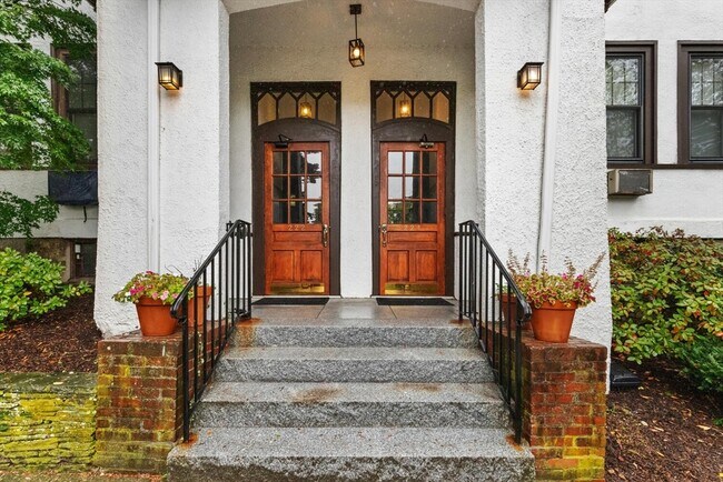 Building Photo - 222 Rawson Rd