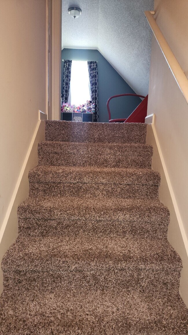 Building Photo - Convenient to west gate of Ft Moore