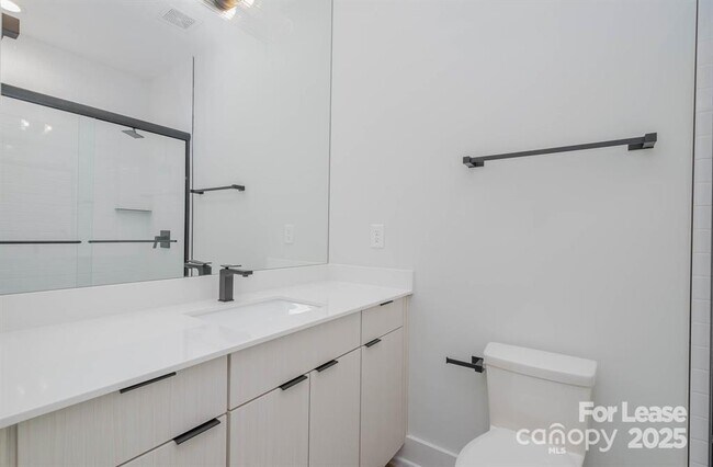 Building Photo - 1225 Minter Pl