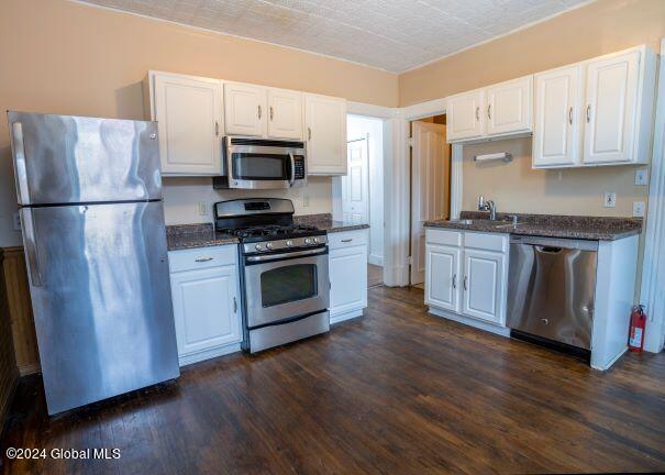 Building Photo - 546 5th Ave