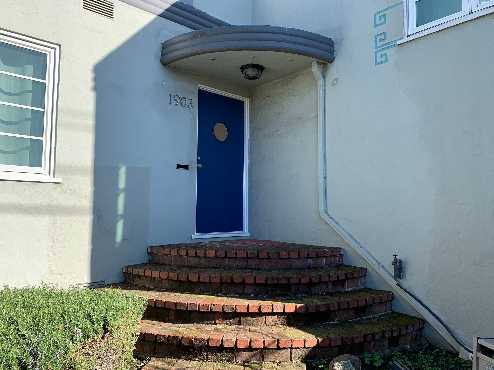 Front entrance - 1903 Sacramento St