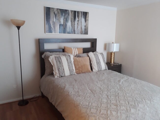 Building Photo - 106 Duvall Ln