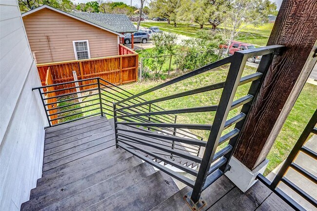 Building Photo - 5854 Southville St