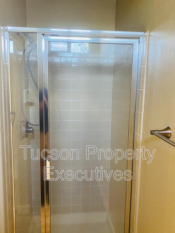 Building Photo - 9599 N Crestone Dr