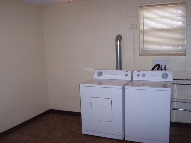 Building Photo - 708 W 12th St