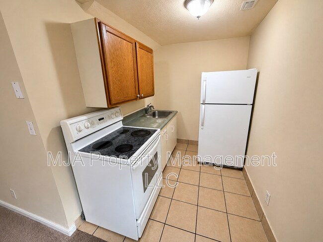 Building Photo - 1379 W 900 S