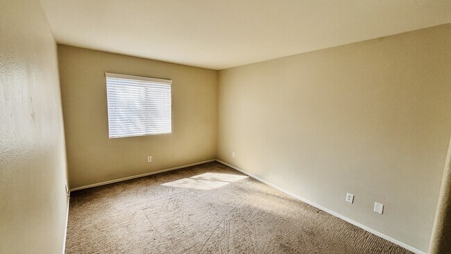 Building Photo - 5754 Wind Dancer Dr