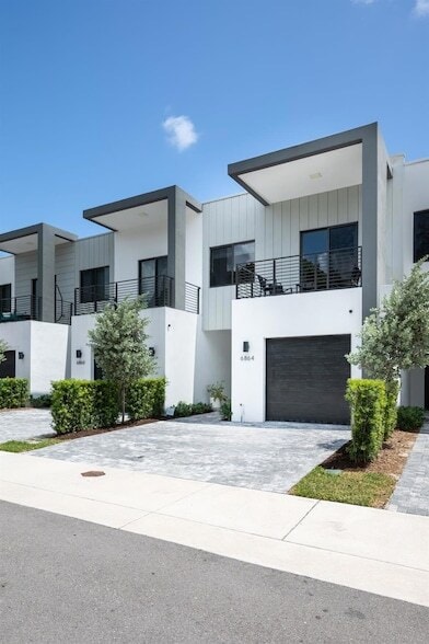 Building Photo - 6864 SW 80th St