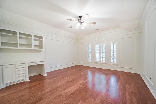 Building Photo - 14015 Falcon Heights Dr