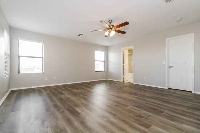 Building Photo - 18442 W Dawn Dr