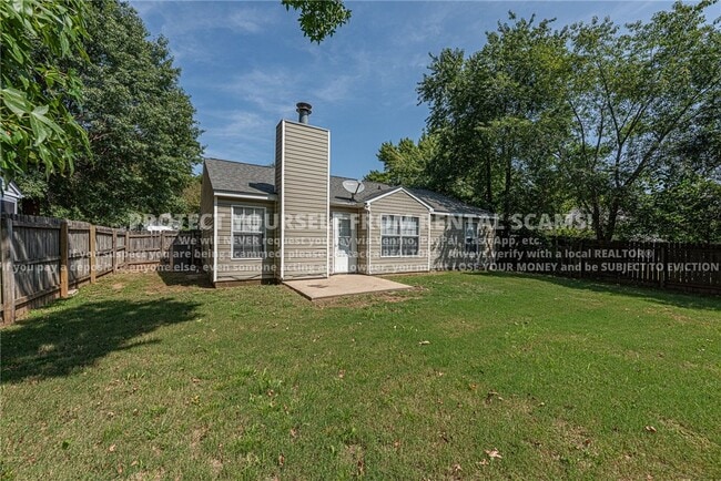 Building Photo - 3161 W Oakfield St