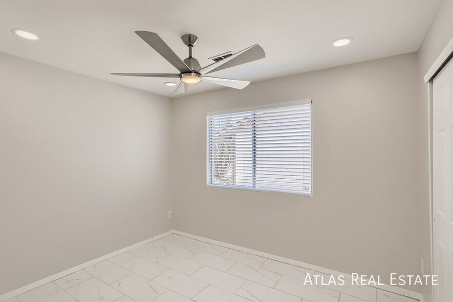 Building Photo - 10817 N 46th Ave