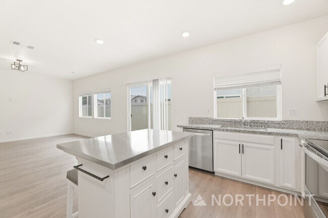 Building Photo - 3 BR/2.5BA | Newly Renovated Single Family Home | 1-Car Covered Parking | Nice backyard