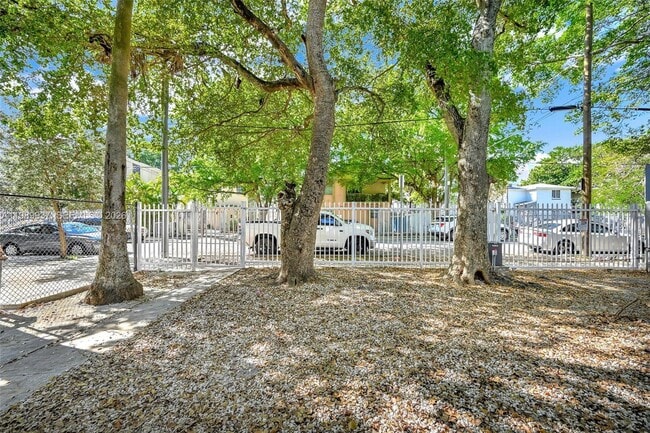 Building Photo - 641 NW 2nd St