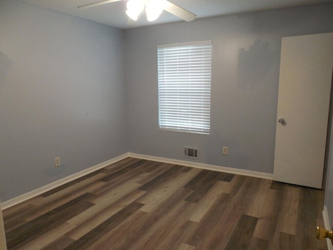 Building Photo - Available October 1st 4 bedroom 2 bathroom in Evans Ga