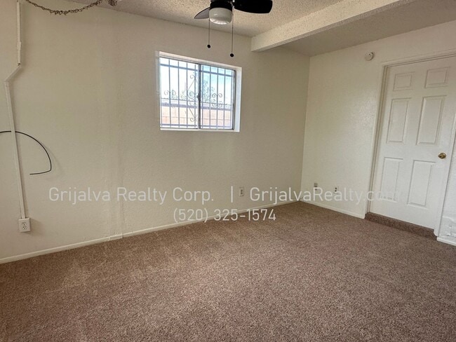 Building Photo - 3325 S Elson Ave
