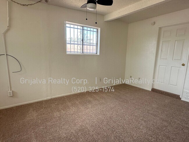 Building Photo - East Side 5 Bedroom, 2 Bath House for Rent (Stella/Kolb)