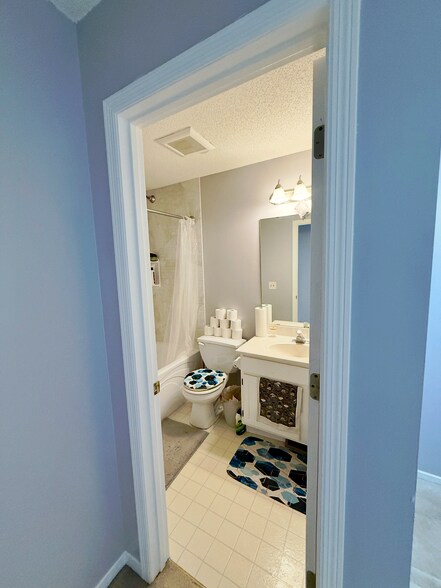 Building Photo - 14546 Cobalt Ave