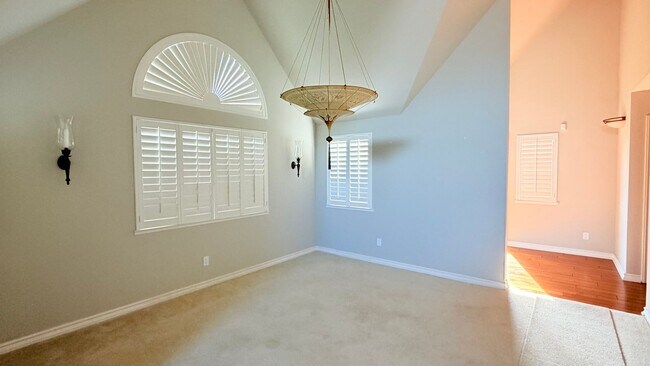 Building Photo - 31 Redondo Ct