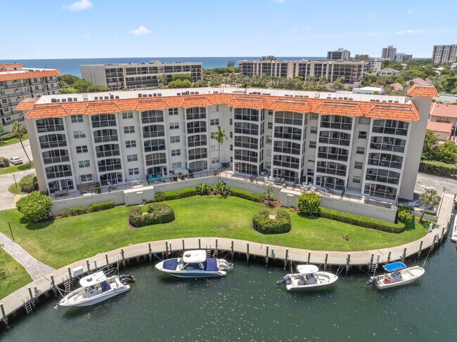 Building Photo - 2871 N Ocean Blvd