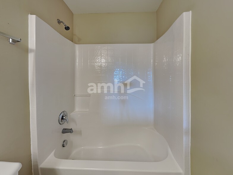 Building Photo - 13727 Gentle Woods Ave