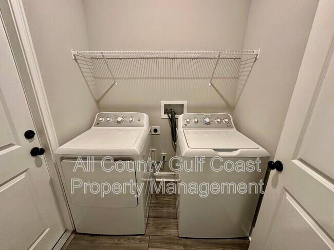 Building Photo - 8131 Tea Olive Ter