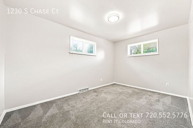 Building Photo - 1230 S Chase Ct