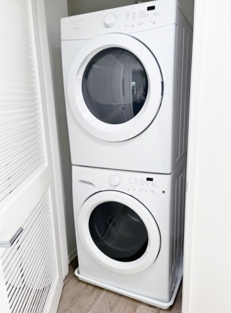 Washer and Dryer inside - 1611 S Beverly Glen Blvd