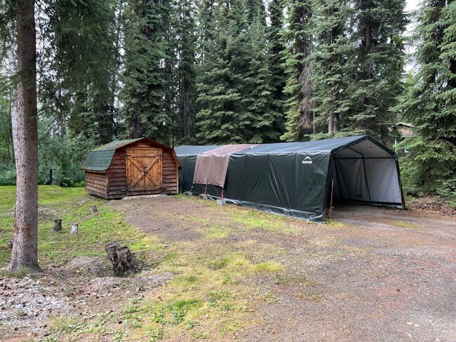 Building Photo - Century 21 Gold Rush- 3 bedroom, 1 bathroo...