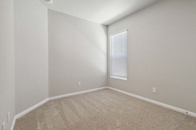 Building Photo - Come and See for Yourself Why Emma Park is the Premiere Luxury Community in Buda.