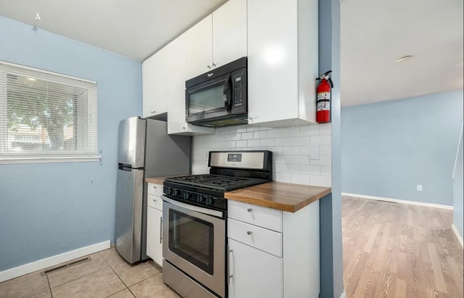 Building Photo - 8023 Wolff St