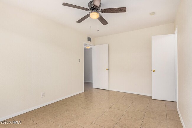 Building Photo - 2409 W Cortez St