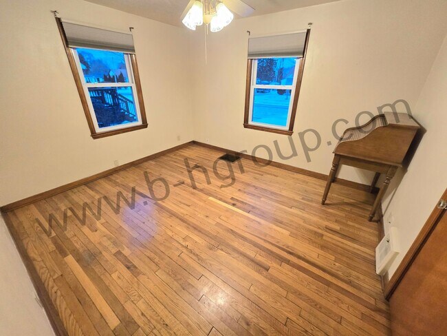 Building Photo - 5412 41st Ave