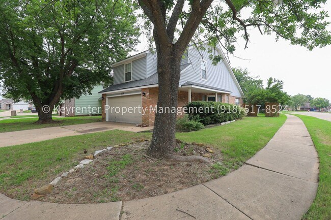 Building Photo - 3 Bed | 2.5 Bath in Jenks!