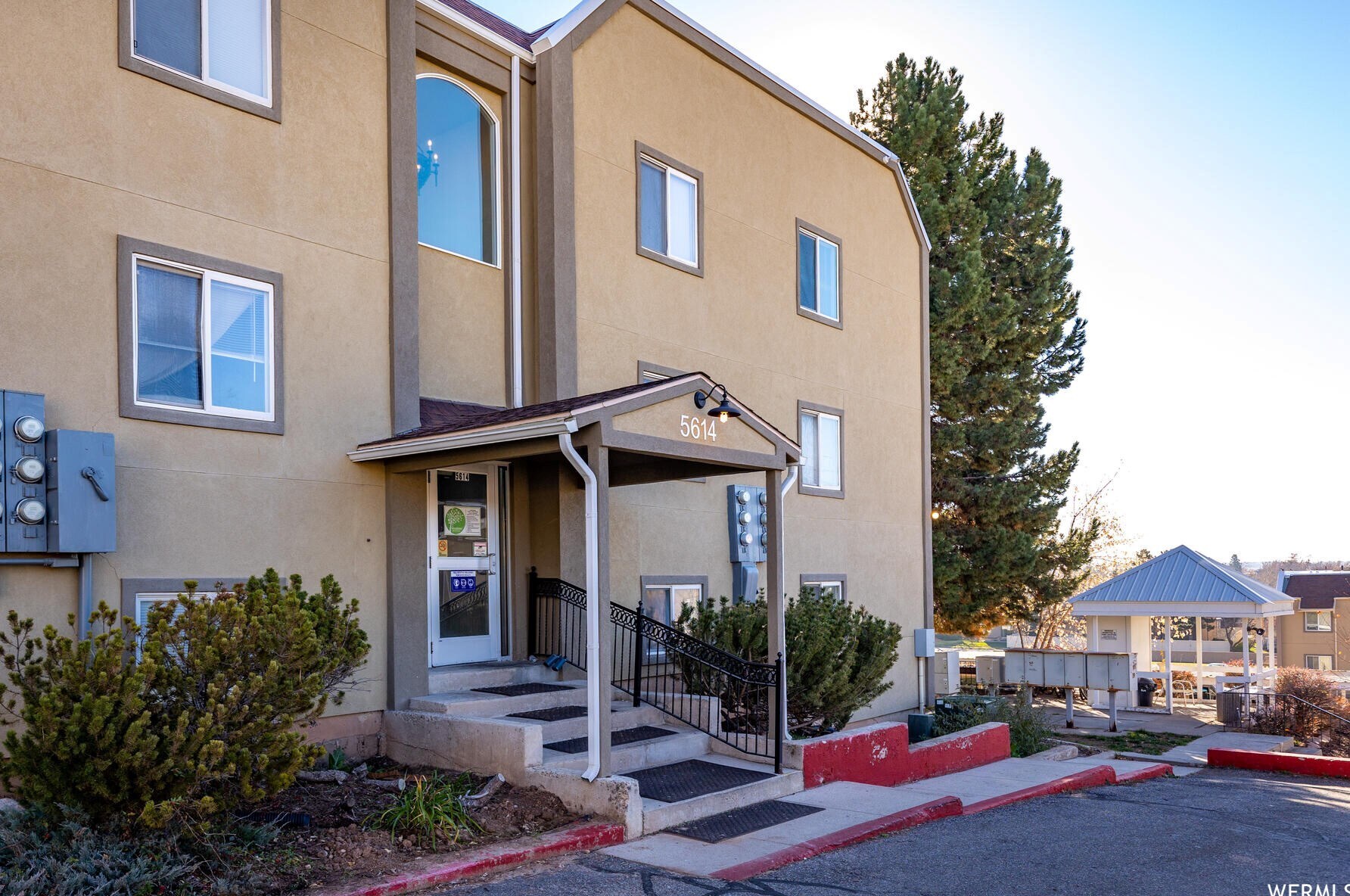 Building Photo - 5614 Meadow Ln